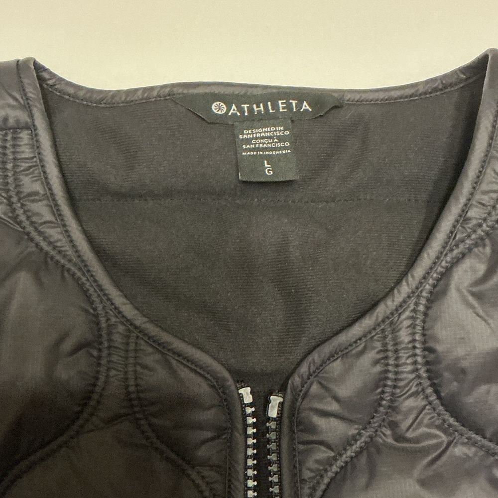 Athleta Black Quilted Puffer Jacket Size Large Women - Picture 9 of 10